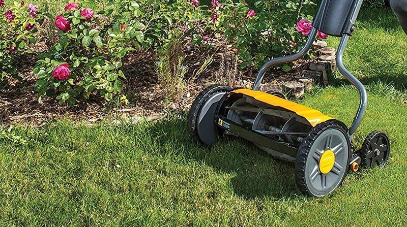 Best Hand Push Lawn Mower (Manual Mowers) - UK Reviews 2024